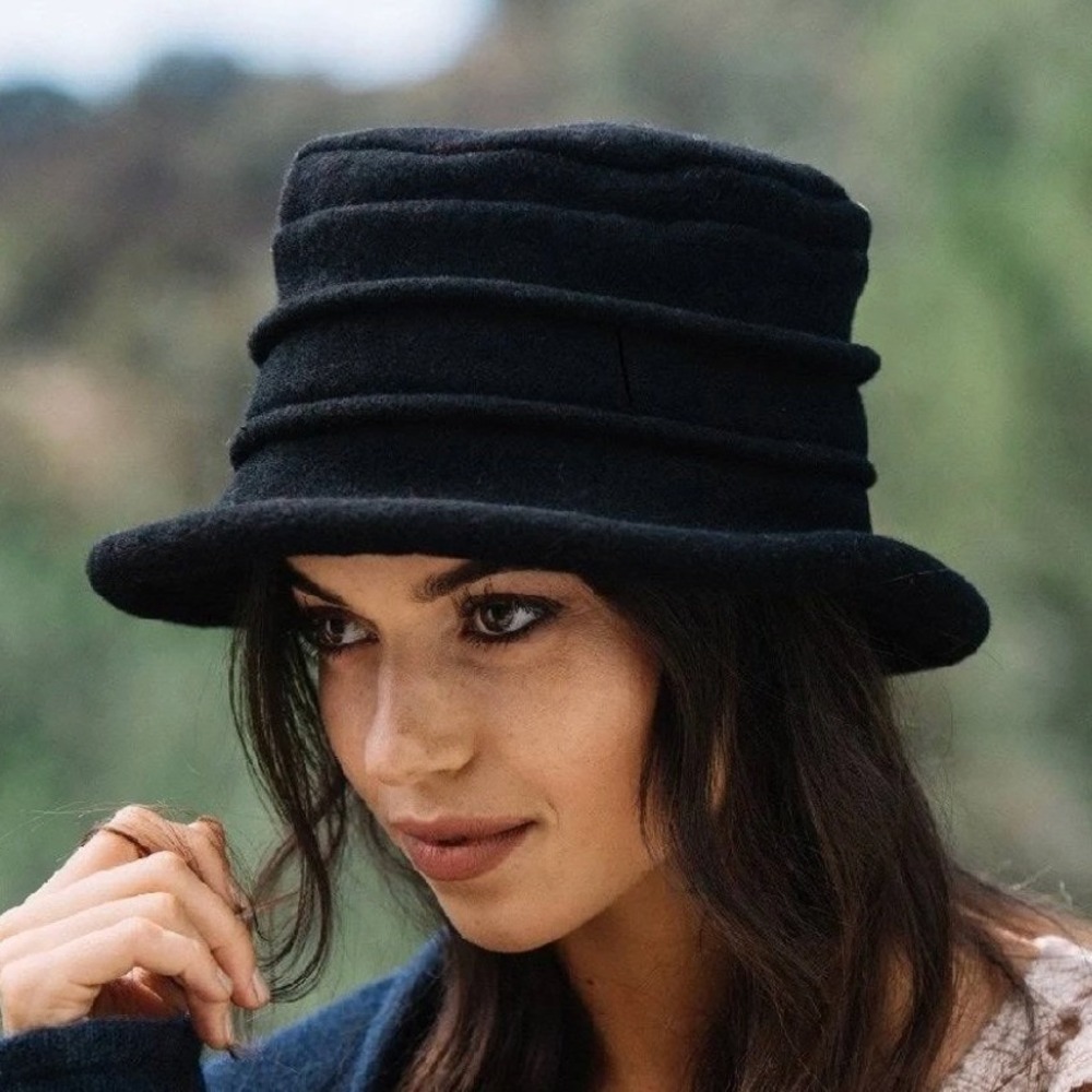 Scala Cloche Hat Wool Tiered Black Vintage Retro Minimalist Dark Academia Mod